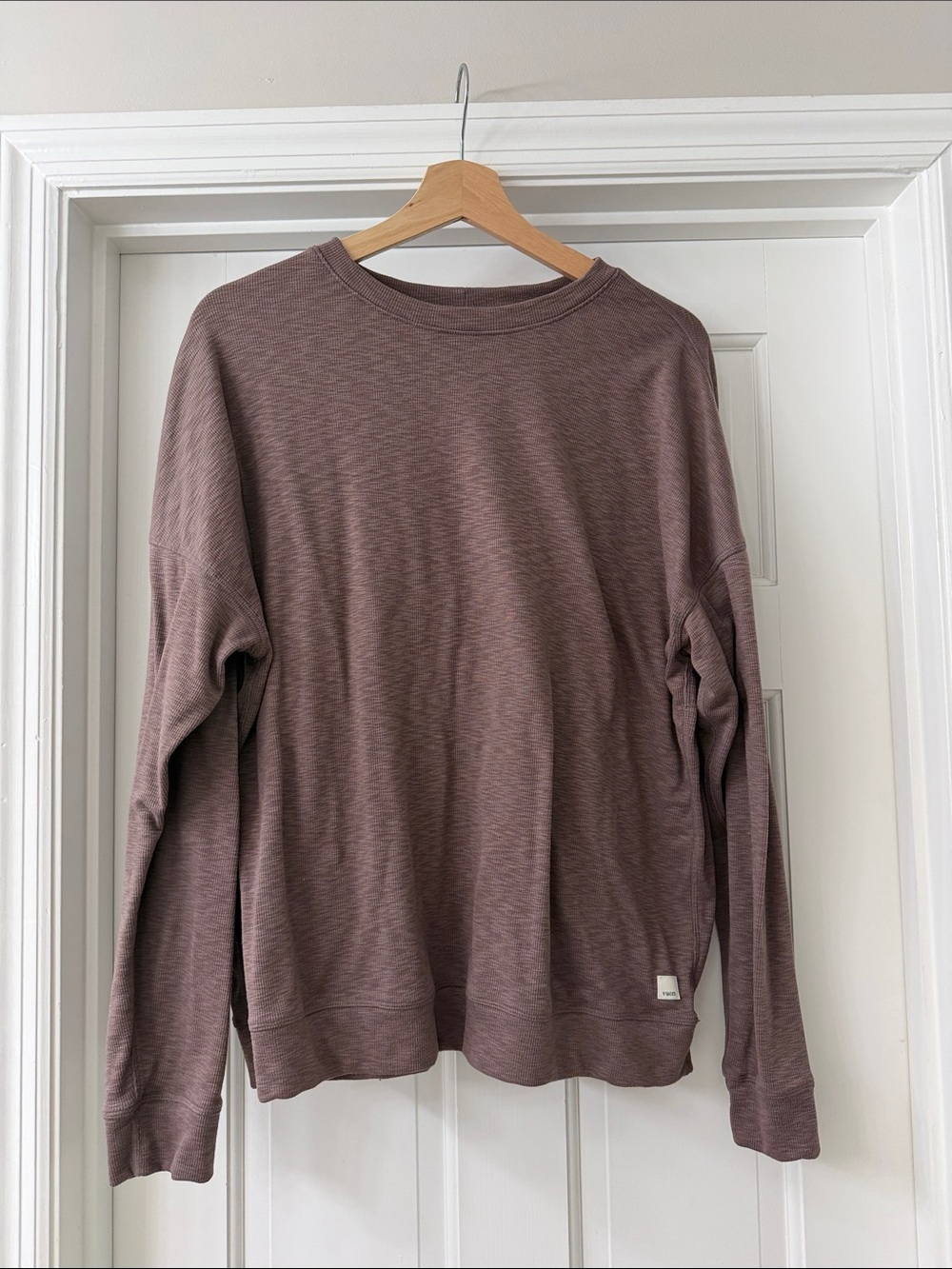 Vuori Long-Sleeve Sunrise Crew in Hazel